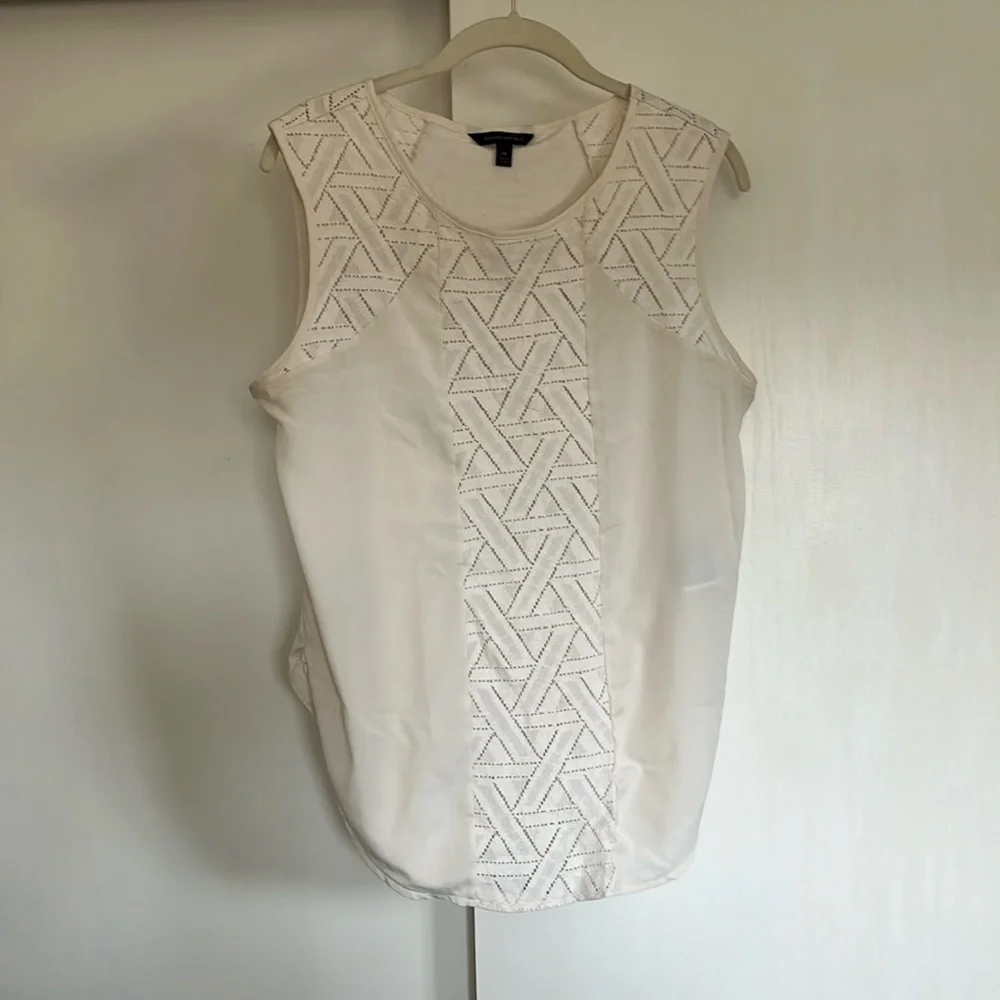Banana Republic | M | flowy cream sleeveless blouse | cutout detailing - Picture 1 of 7